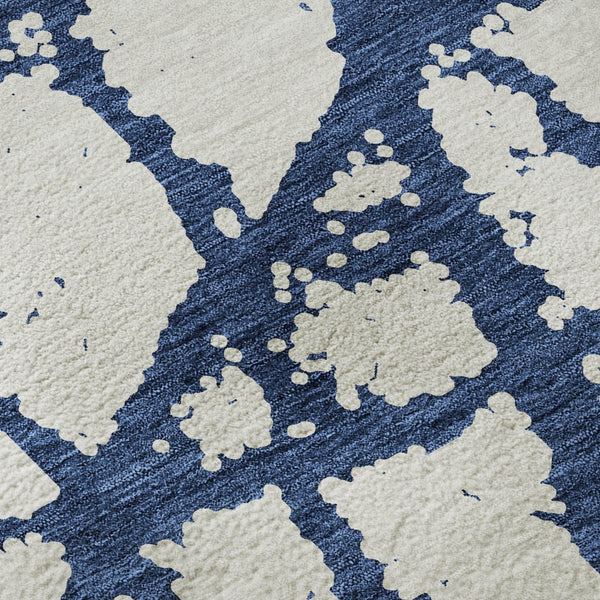 HomeRoots 8' Navy Blue & Ivory Abstract Round Rug - Stylish, Washable, UV-Protected, Perfect for High Traffic Areas 676863