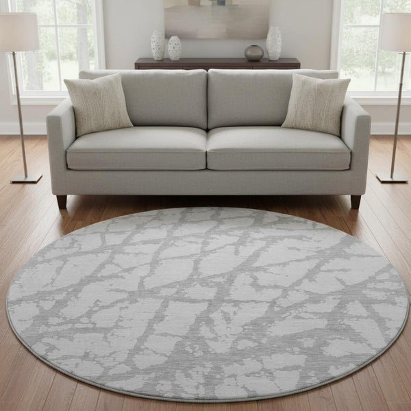 HomeRoots 8' Silver and Gray Abstract Washable Round Rug - Stylish, Stain-Resistant, UV-Protected Design for Homes 676875