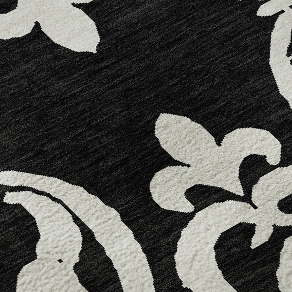 HomeRoots 8' Black and Ivory Damask Round Rug - Washable, Stain Resistant, UV Protected for Elegant Spaces 676899