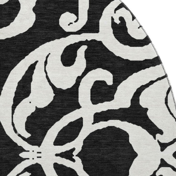 HomeRoots 8' Black and Ivory Damask Round Rug - Washable, Stain Resistant, UV Protected for Elegant Spaces 676899