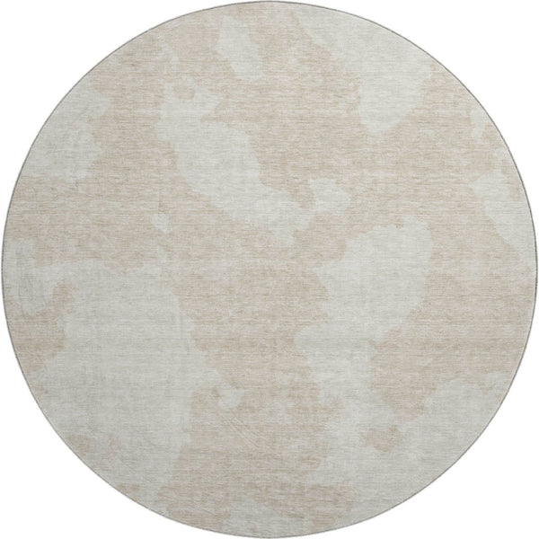 HomeRoots 8' Beige and Ivory Abstract Round Rug - Washable, UV Protected, Stylish & Durable for Any Home 676995
