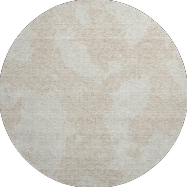 HomeRoots 8' Beige and Ivory Abstract Round Rug - Washable, UV Protected, Stylish & Durable for Any Home 676995