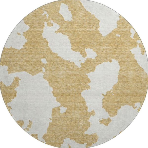 HomeRoots 8' Gold and Ivory Abstract Round Rug - Washable, UV Protected, Stylish for Living Rooms & Patios 677019