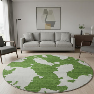HomeRoots 8' Green And White Abstract Round Rug - Washable, UV Protected, Durable & Stain Resistant Design 677031