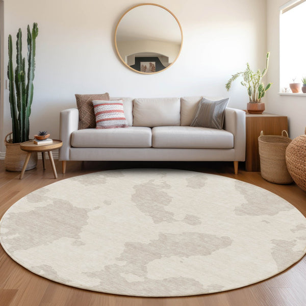 HomeRoots 8' Ivory and Beige Abstract Washable Round Rug with UV Protection, Ideal for High-Traffic Spaces 677037
