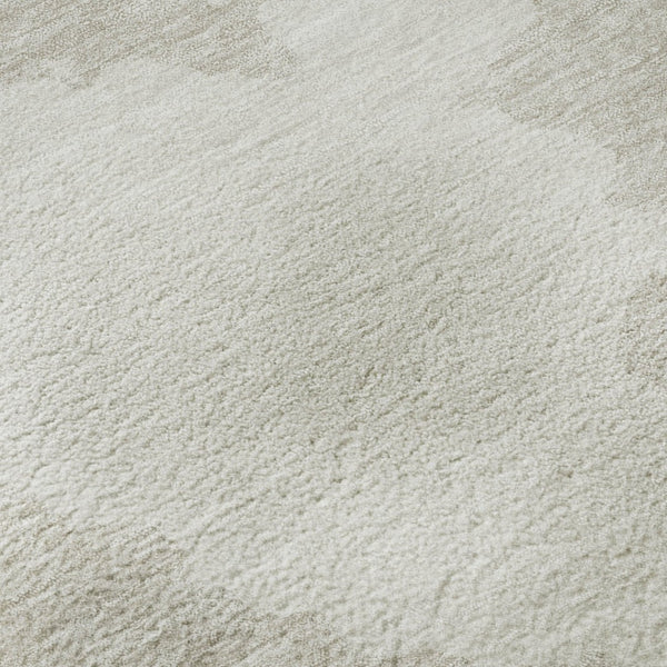 HomeRoots 8' Ivory and Beige Abstract Washable Round Rug with UV Protection, Ideal for High-Traffic Spaces 677037