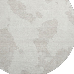 HomeRoots 8' Ivory and Beige Abstract Washable Round Rug with UV Protection, Ideal for High-Traffic Spaces 677037