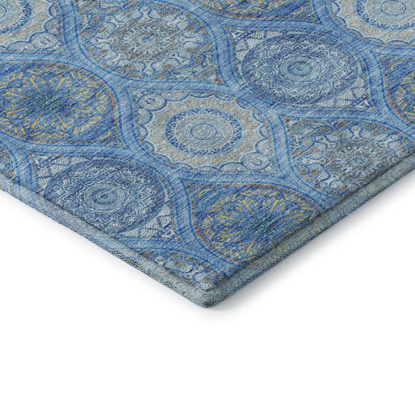 HomeRoots 5' Ogee Area Rug in Denim Blue, Ivory & Gray - Washable, Stain-Resistant, UV Protected for Homes 677072