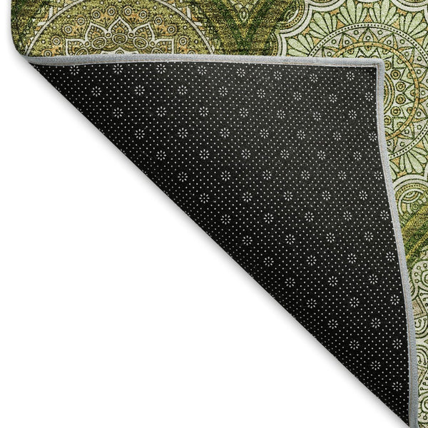 HomeRoots 8' Olive Green Ogee Washable Round Rug with UV Protection - Stain-Resistant, Family-Friendly Design 677103