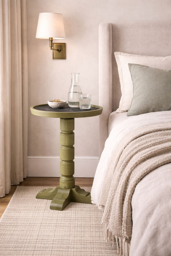 English Elm Spot Pedestal Accent Table with Turned Base and Sculpted Feet for Cozy Living Spaces Green+Dark Green B2699P447491
