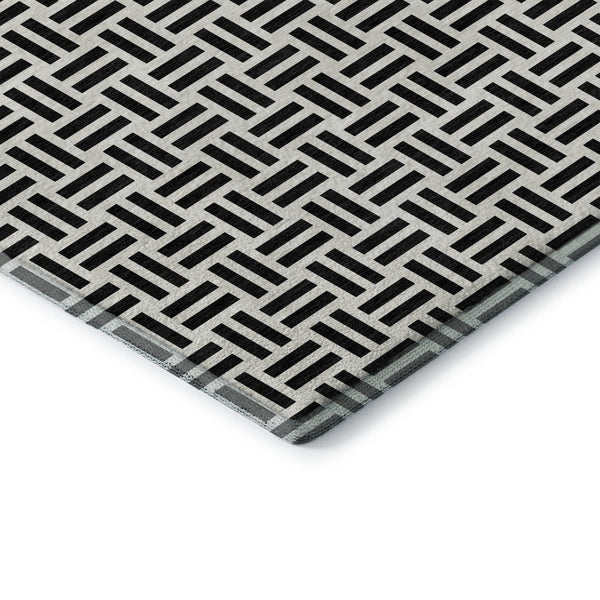 HomeRoots 8' Black And Ivory Geometric Round Rug - Washable, UV Protected, Durable, Ideal for Busy Homes 677216