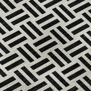 HomeRoots 8' Black And Ivory Geometric Round Rug - Washable, UV Protected, Durable, Ideal for Busy Homes 677216