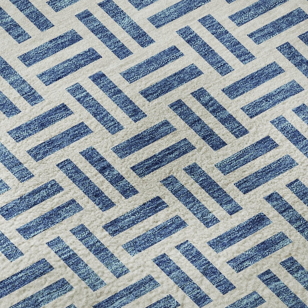 HomeRoots 8' Denim Blue Geometric Washable Round Rug - Soft, Stain Resistant, UV Protected for Modern Homes 677234