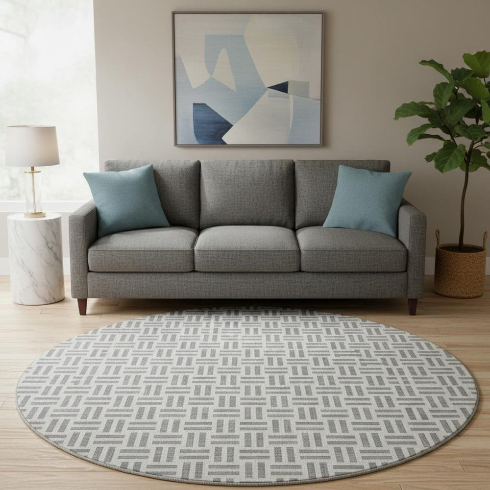 HomeRoots 8' Gray and Ivory Geometric Washable Round Rug - Stylish, Durable, UV-Protected for High Traffic Areas 677246
