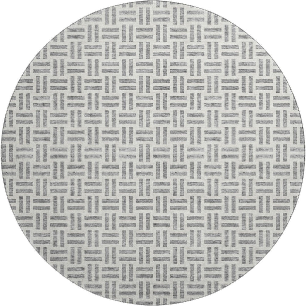 HomeRoots 8' Gray and Ivory Geometric Washable Round Rug - Stylish, Durable, UV-Protected for High Traffic Areas 677246