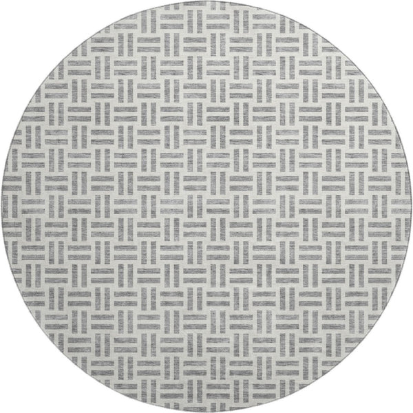 HomeRoots 8' Gray and Ivory Geometric Washable Round Rug - Stylish, Durable, UV-Protected for High Traffic Areas 677246