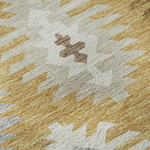 HomeRoots 8' Stylish Southwestern Washable Round Rug in Gold, Gray & Silver - Durable & UV Protected Design 677618