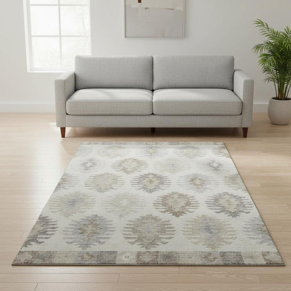 HomeRoots 5' X 8' Southwestern Washable Area Rug - Ivory, Beige & Gray with UV Protection for Homes & Pets 677629
