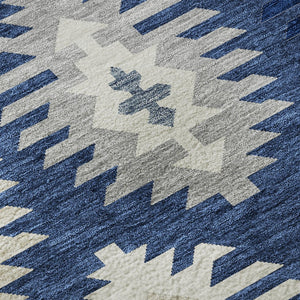 HomeRoots 8' Southwestern Washable Round Rug in Navy, Ivory & Gray - Durable, Stain-Resistant, UV Protected! 677648