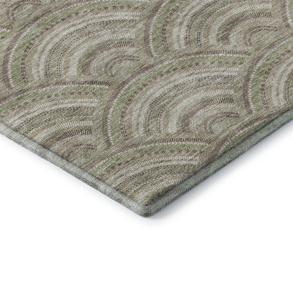 HomeRoots 8' Taupe and Ivory Geometric Round Washable Rug - Stain Resistant, UV Protected, Modern Design! 677726