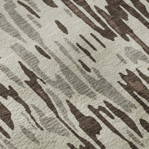 HomeRoots 8' Brown Ivory and Taupe Striped Washable Round Rug – UV Protected, Stain Resistant, Easy Care! 677786