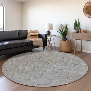 HomeRoots 8' Gray and Silver Geometric Round Rug - Washable, Stain Resistant, UV Protected for Modern Spaces 677876