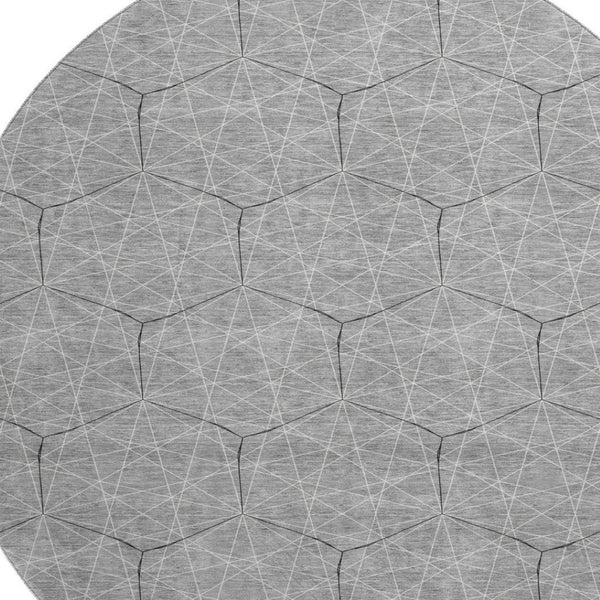 HomeRoots 8' Gray and Silver Geometric Round Rug - Washable, Stain Resistant, UV Protected for Modern Spaces 677876