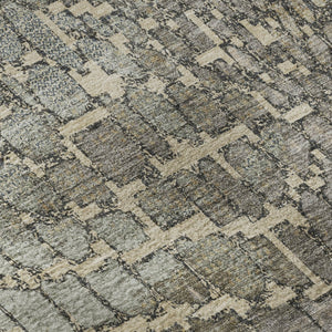 HomeRoots 8' Washable Round Rug in Beige, Taupe & Ivory - Stylish Geometric Design with UV Protection & Durability 677954