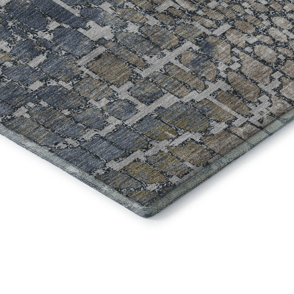 HomeRoots 8' Modern Silver Gray & Beige Geometric Washable Round Rug with UV Protection for Busy Homes 677966