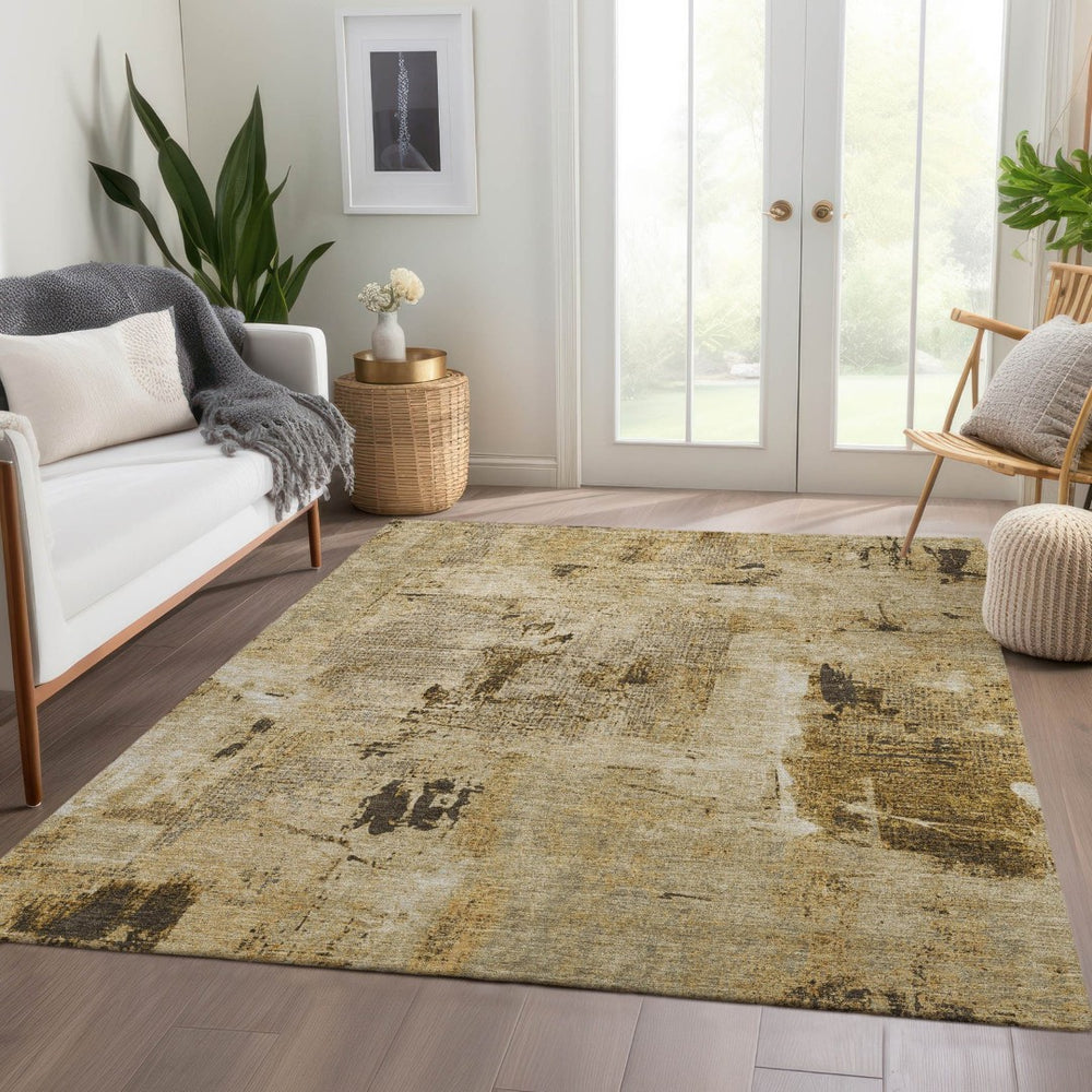 HomeRoots 5' X 8' Washable Abstract Area Rug in Beige, Ivory & Taupe - UV Protection for High-Traffic Spaces 677971
