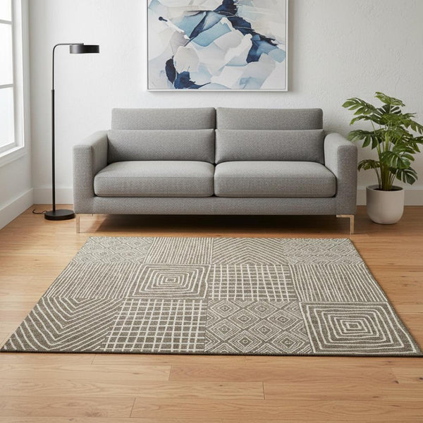 HomeRoots 5' X 8' Stylish Brown & Beige Geometric Area Rug – Washable, UV Protected, Perfect for Families! 678043