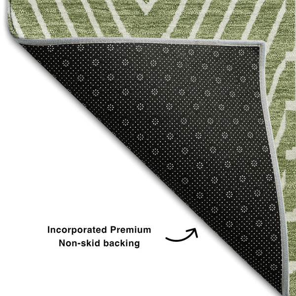 HomeRoots 8' Green and Ivory Geometric Round Rug – Washable, UV-Protected, Durable for High-Traffic Areas 678056