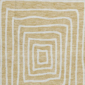 HomeRoots 8' Gold And Ivory Geometric Round Rug - Washable, UV-Protected, Stylish Design for Busy Homes 678062