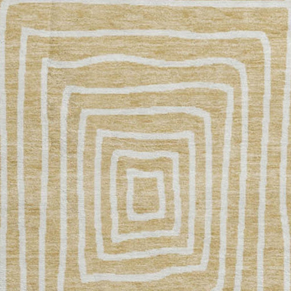 HomeRoots 8' Gold And Ivory Geometric Round Rug - Washable, UV-Protected, Stylish Design for Busy Homes 678062