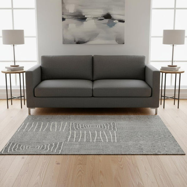 HomeRoots 5' X 8' Gray And Ivory Geometric Area Rug - Washable, UV-Protected, Stain Resistant for Easy Care! 678067