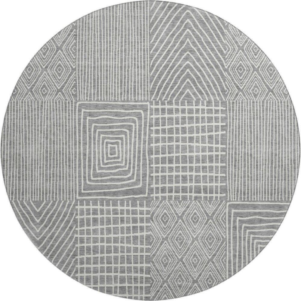 HomeRoots 8' Gray and Ivory Geometric Round Rug - Washable, UV Protected, Perfect for High-Traffic Areas! 678068