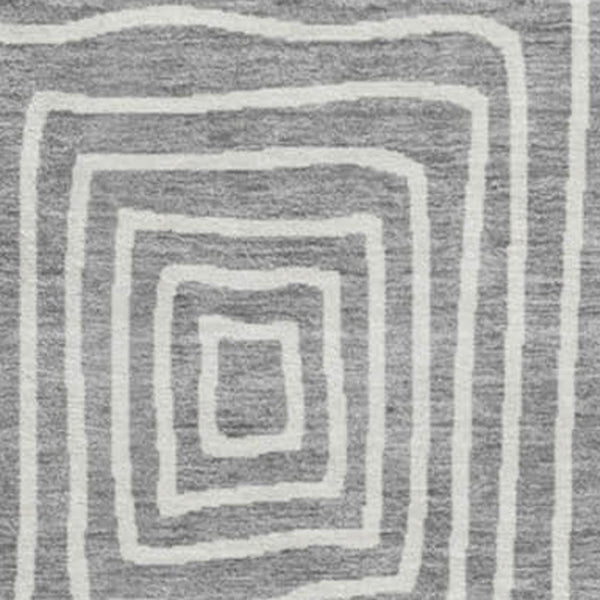HomeRoots 8' Gray and Ivory Geometric Round Rug - Washable, UV Protected, Perfect for High-Traffic Areas! 678068