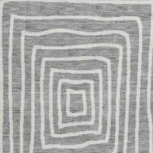HomeRoots 8' Gray and Ivory Geometric Round Rug - Washable, UV Protected, Perfect for High-Traffic Areas! 678068