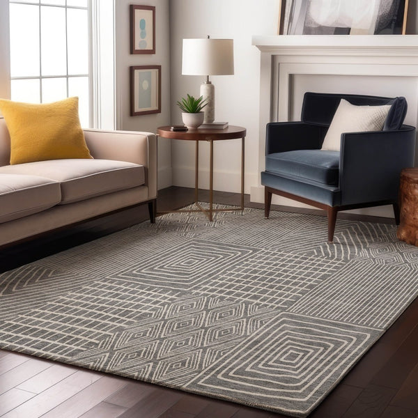 HomeRoots 8' X 10' Gray and Ivory Geometric Area Rug – Washable, UV-Protected, Stain-Resistant for Busy Homes 678069