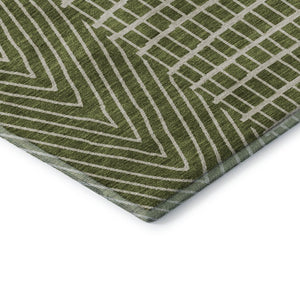 HomeRoots 8' Olive Green and Ivory Geometric Round Rug - Washable, UV-Protected, Ideal for High-Traffic Spaces 678092