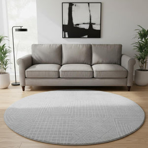 HomeRoots 8' Silver And Ivory Geometric Round Rug - Washable, UV-Protected, Durable for High-Traffic Spaces 678104