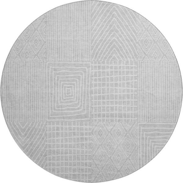HomeRoots 8' Silver And Ivory Geometric Round Rug - Washable, UV-Protected, Durable for High-Traffic Spaces 678104