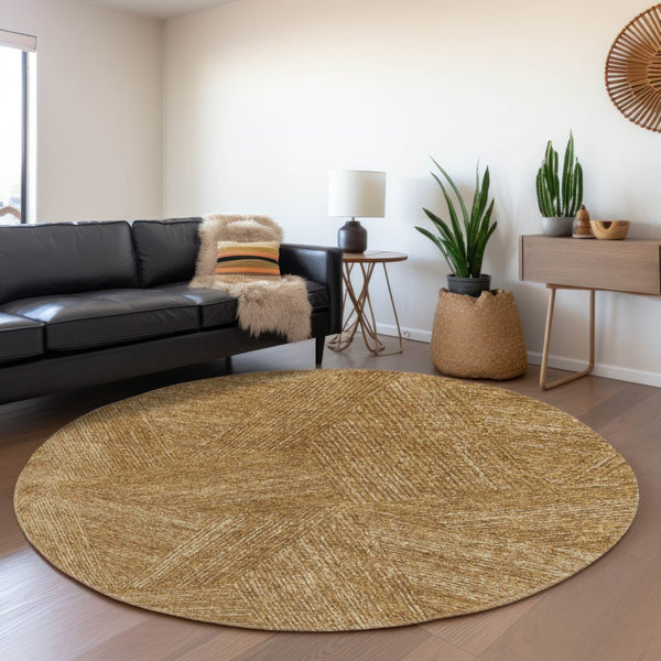 HomeRoots 8' Gold and Beige Abstract Round Rug - Washable, UV-Protected, Stain-Resistant for Modern Homes 678152