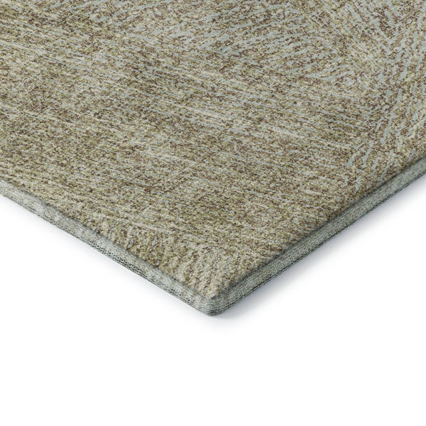 HomeRoots 8' Beige and Ivory Abstract Round Rug - Washable, UV Protected, Perfect for Modern Homes & Families 678182
