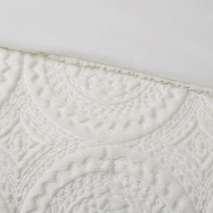 HomeRoots Set of Two Ivory Medallion Twin Bedding Set – Luxurious Comforter & Sham for Modern Elegance 678432