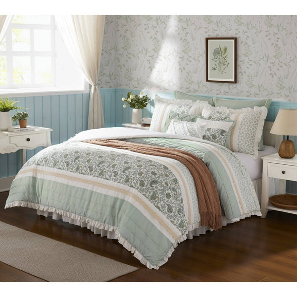 HomeRoots Set of Nine Aqua and Ivory Paisley King Bedding Ensemble - Stylish Comforter, Shams & Decor Accessories 678444