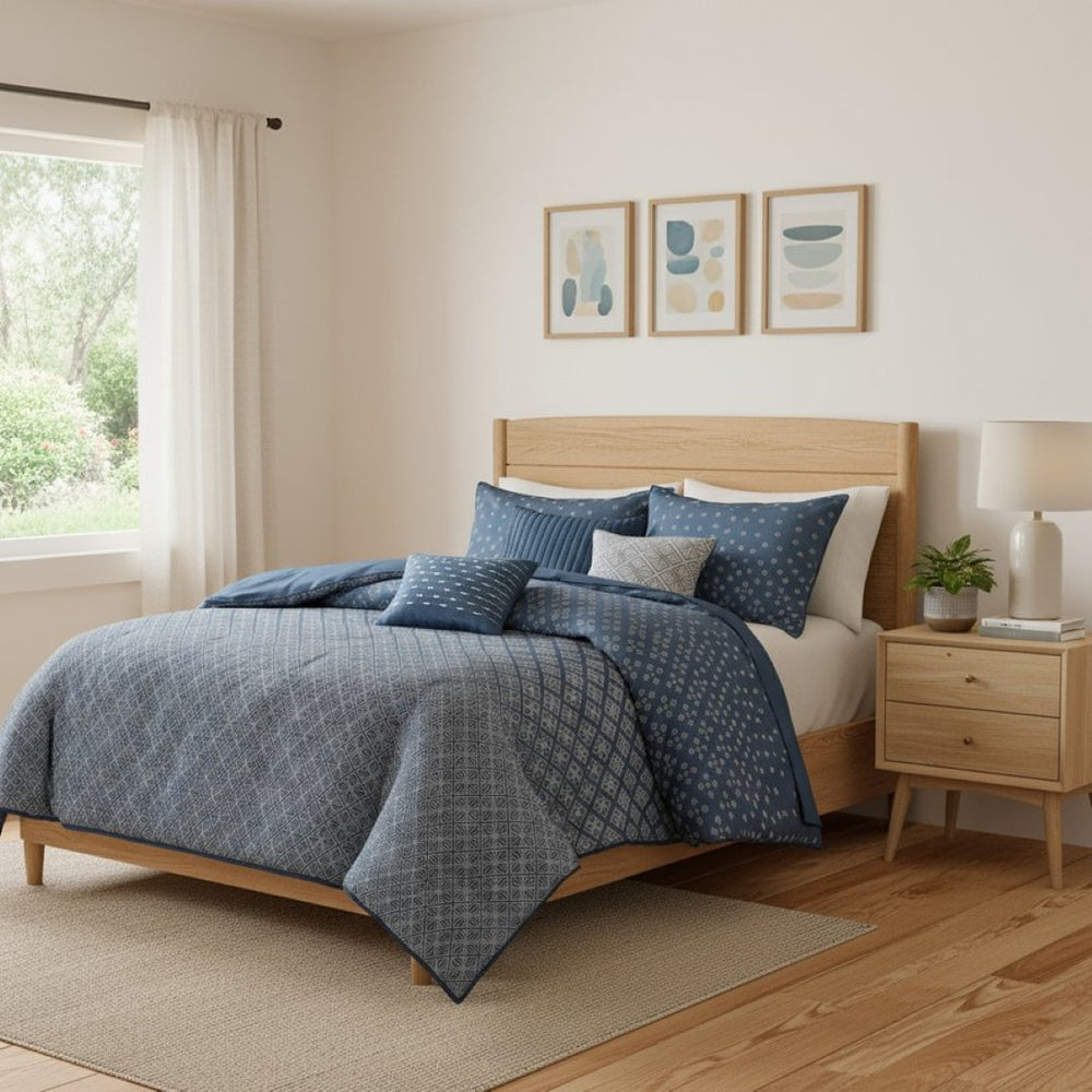 HomeRoots Set of Seven Navy Blue & Ivory Ombre King Comforter Ensemble with Ring Stitch for Elegant Style 678446