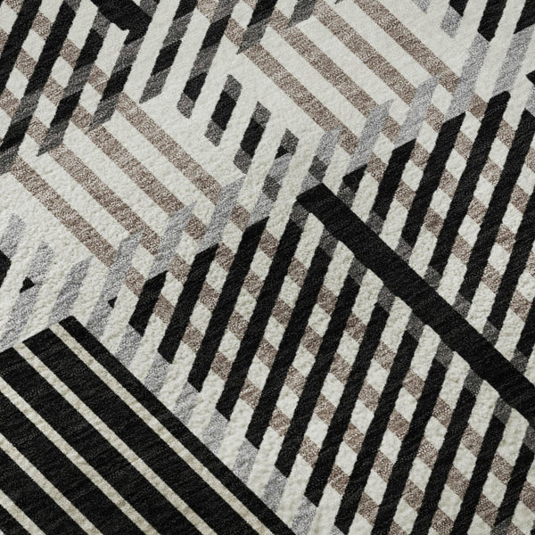 HomeRoots 8' Stylish Black, Ivory & Taupe Plaid Washable Round Rug - Durable, Stain Resistant, UV Protected 678703
