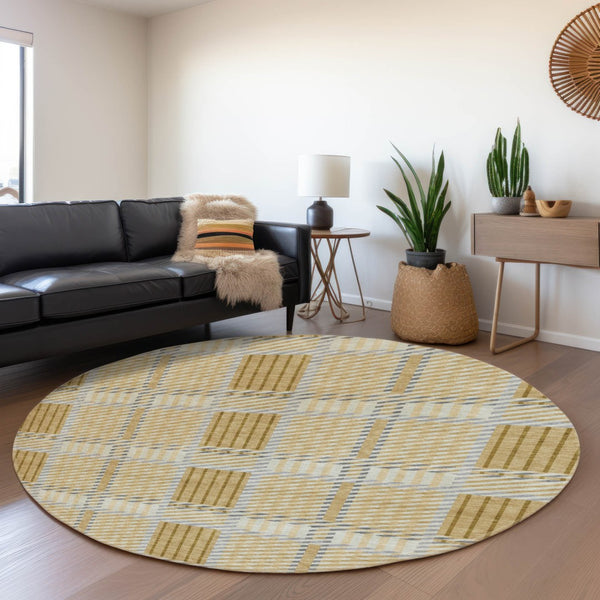 HomeRoots 8' Gold Beige and Brown Plaid Round Rug - Washable, UV Protected, Perfect for Family Spaces! 678715