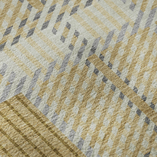 HomeRoots 8' Gold Beige and Brown Plaid Round Rug - Washable, UV Protected, Perfect for Family Spaces! 678715